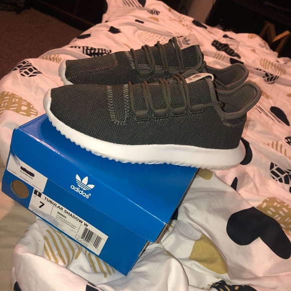 Tubular Shadow - Picture 8 of 8